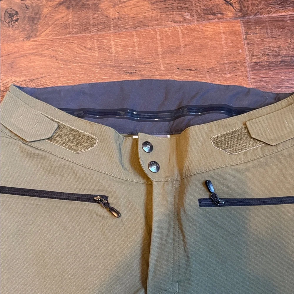 Phenomenal men’s Norrona brand Norwegian heavy duty sports shorts. Size m - Picture 2 of 9